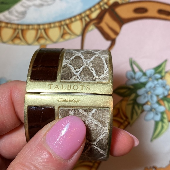 Talbots leather look wide bangle - Picture 2 of 4